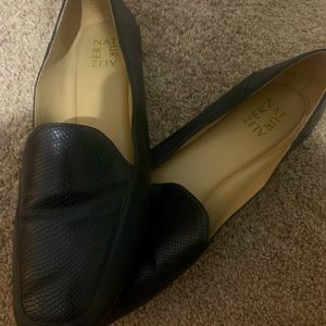 Size 11 Black Naturalizer leather flats